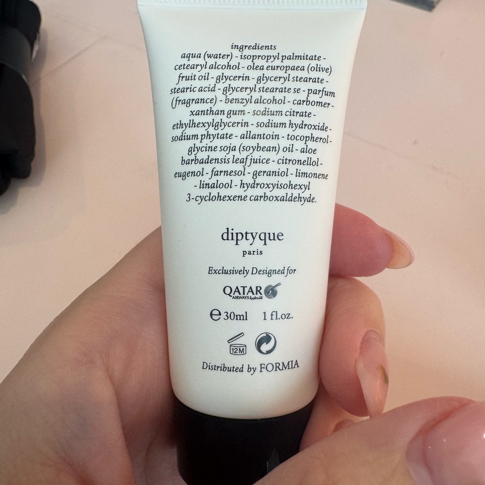 Diptyque Travel case with body lotion, face cream, philosykos eau de toilette - Picture 7 of 13